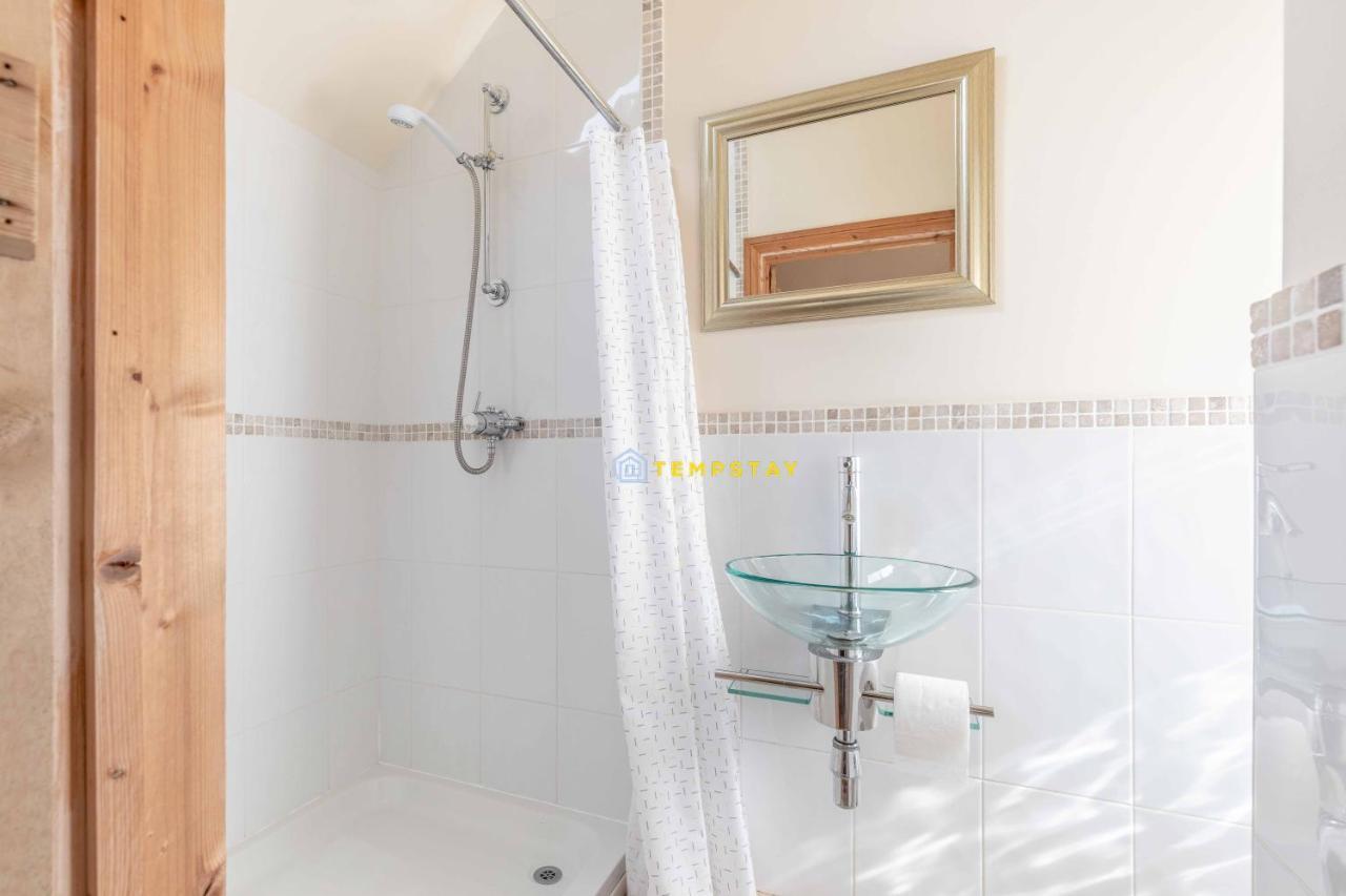 Chestnut Cottage - Stunning Countryside Views! Parking, 4 Bed, 3 Bathrooms White Waltham Kültér fotó