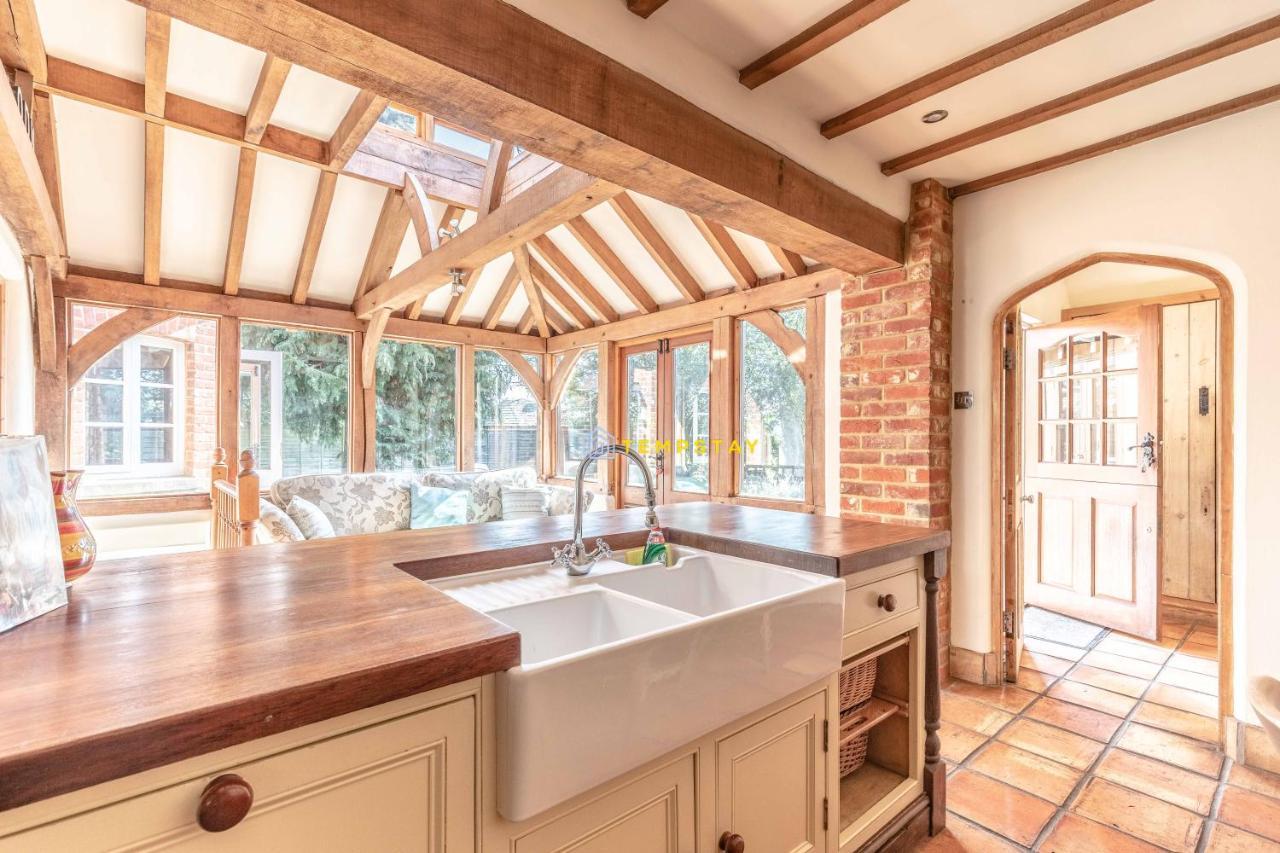 Chestnut Cottage - Stunning Countryside Views! Parking, 4 Bed, 3 Bathrooms White Waltham Kültér fotó