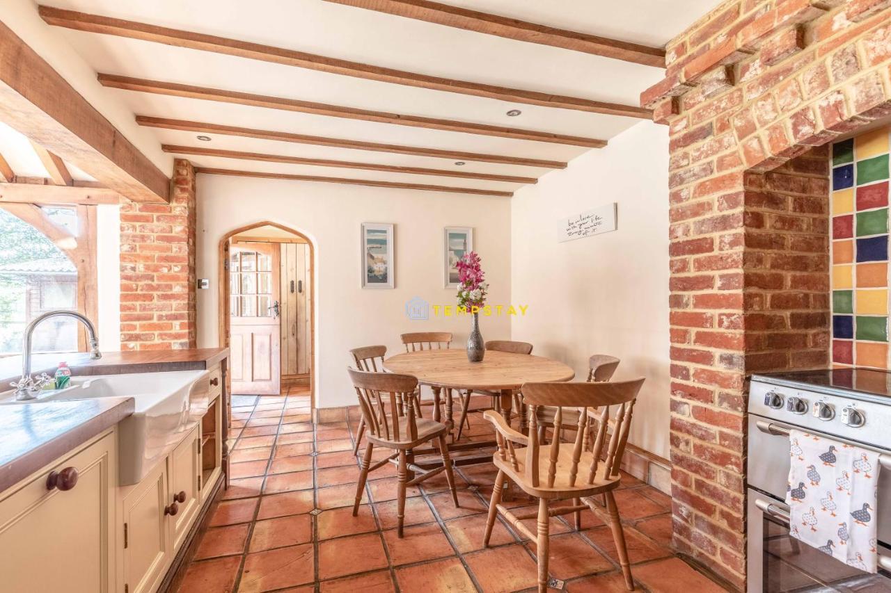 Chestnut Cottage - Stunning Countryside Views! Parking, 4 Bed, 3 Bathrooms White Waltham Kültér fotó