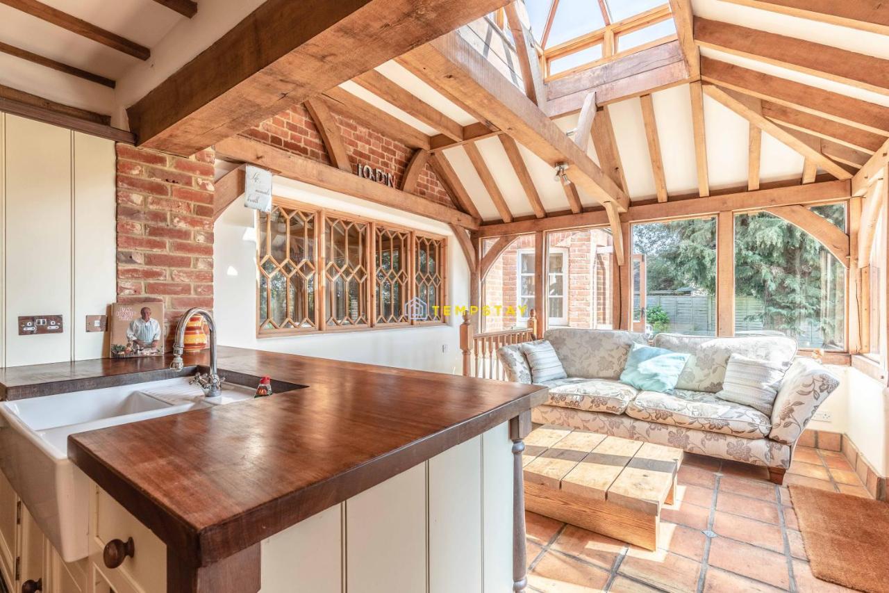 Chestnut Cottage - Stunning Countryside Views! Parking, 4 Bed, 3 Bathrooms White Waltham Kültér fotó