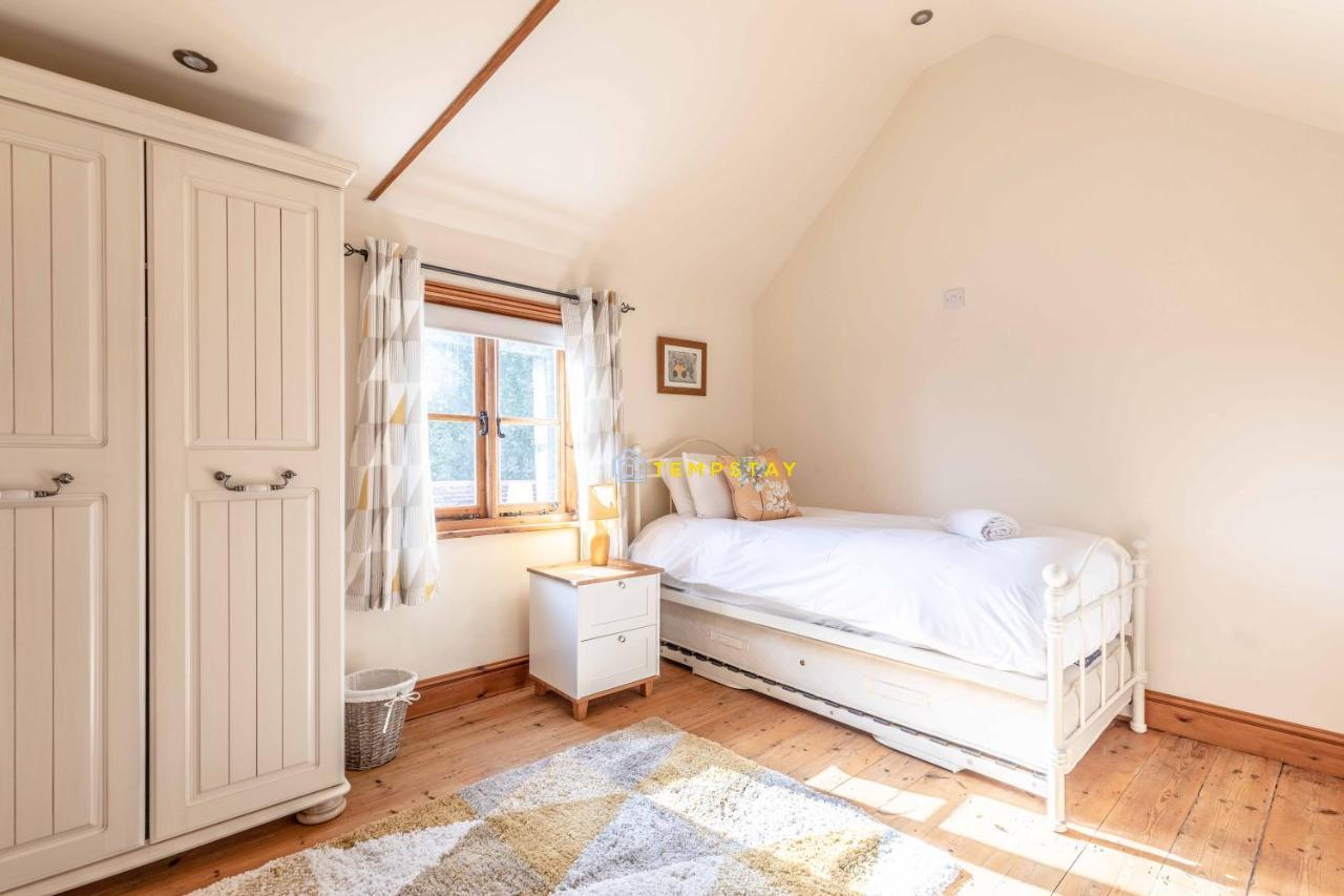 Chestnut Cottage - Stunning Countryside Views! Parking, 4 Bed, 3 Bathrooms White Waltham Kültér fotó
